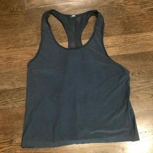 Lululemon tank.